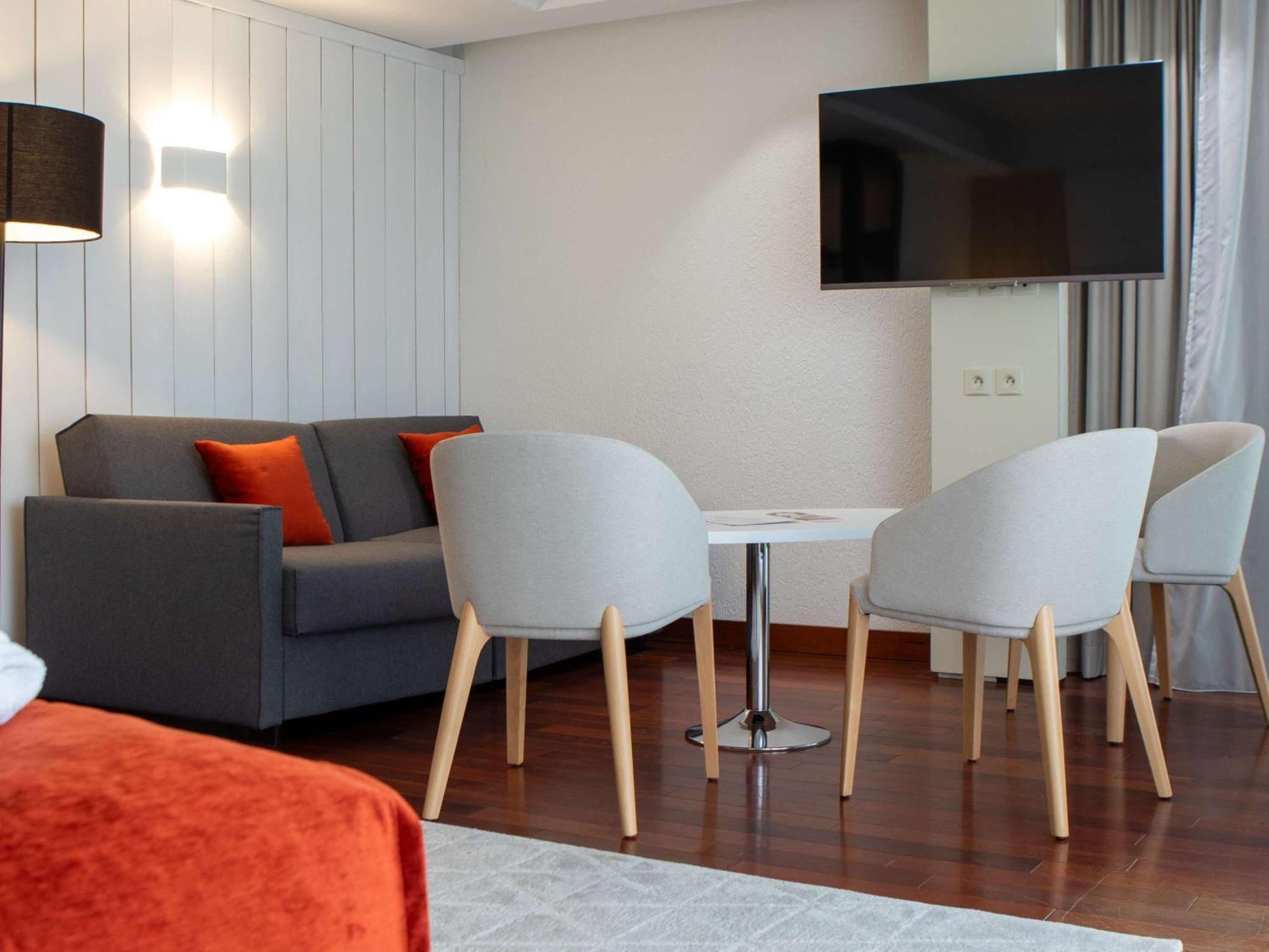 Mercure La Presidence Hotel 4*